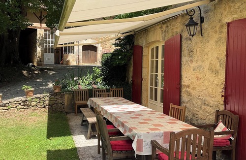 Bezenac House | L'Olmède, a beautiful property with charm, large park with trees and private pool