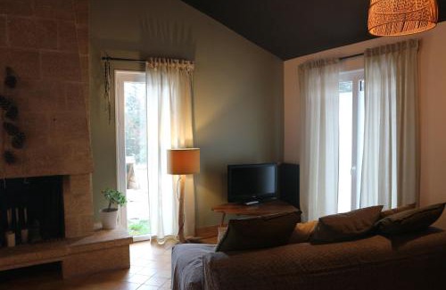 Poule-les-Echarmeaux Apartment | L'orée de la Roche