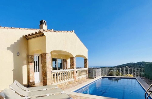 Calonge Villa | L'orada by Costabravaway