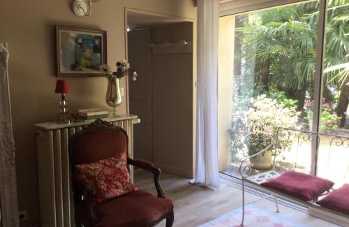 Saint-Jean-d'Angely Bed & Breakfast | L’orangerie du Général