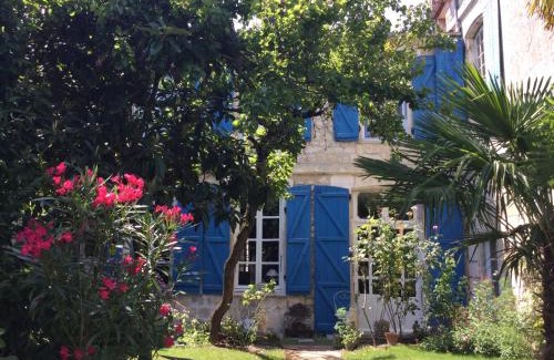 Saint-Jean-d'Angely Bed & Breakfast | L’orangerie du Général