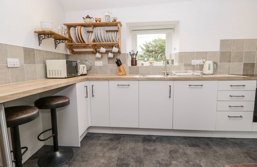 Lowick Cottage | LA'AL RIDDINGS, pet friendly, with a garden in Ulverston