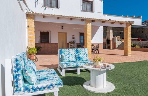 Teba Villa | La Antigua Fábrica Teba by Ruralidays