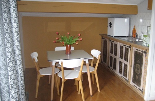 Nyons Bed & Breakfast | La Belle Etoile, a private room of 35 m² in an olive grove in Nyons