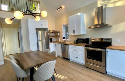 Petite-Riviere-Saint-Francois Ski Chalet | La Bellecôte | Détente en nature avec spa