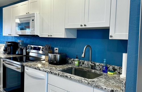Key West Condo | La Brisa - Ocean Views Across from Smathers Beach
