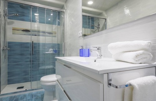 Old Town Apartment | -La Caleta-OASIS OF PEACE IN THE HEART OF CÁDIZ 6 HAB-12 PX