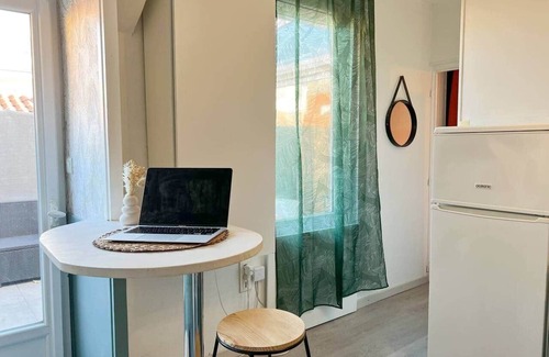 La Gare Apartment | La Canopée: 8min walk from the station
