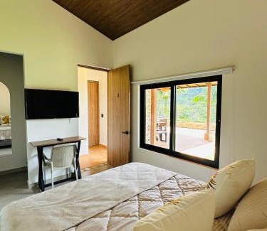 Moniquira House | La Capilla EcoHotel