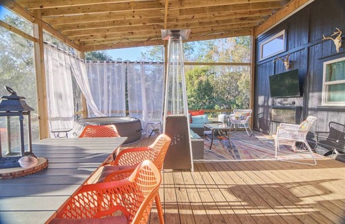 St. Augustine Cottage | La Casa Caliente - Spa | Romantic Tiny Retreat Near Beaches & Old Town