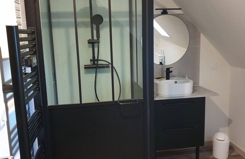 Farges-en-Septaine Bed & Breakfast | La Casa D'augy à Farges en Septaine Logement au 1er Étage