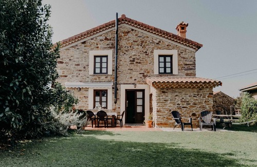 San Pedro de la Ribera Cottage | La casa del Campo, cozy cottage next to the beaches of Cudillero