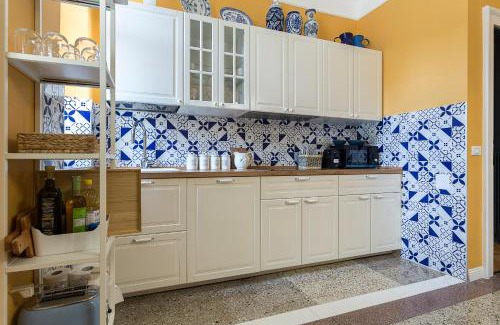 Gorizia Apartment | La casa di K i p l i n g "charme coloniale & storia"