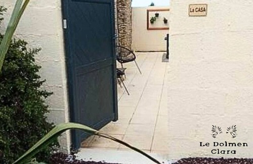 Plounevez-Lochrist House | La Casa du Dolmen Clara, 2 Personnes, Balnéo Privée