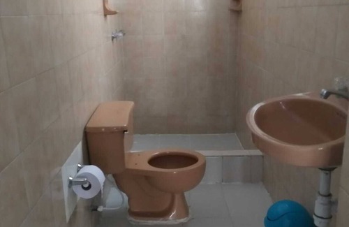 Popayan Cottage | La casa está ubicada cerca al centro, parqueadero gratis para vehículo mediano.