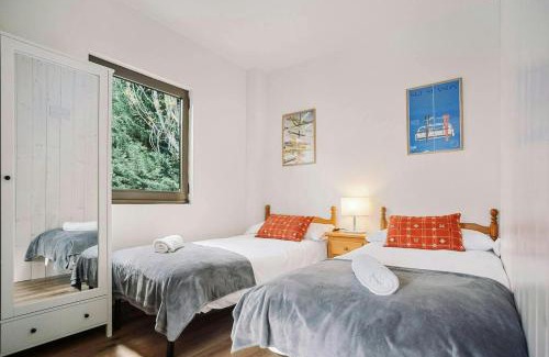 Sallent de Gallego Apartment | La Casita del Arbol by Cardi Suites