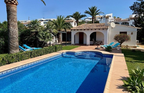 El Tesoro Ski Chalet | LA CASITA | ideal villa for small families | 2 double bedrooms | private pool