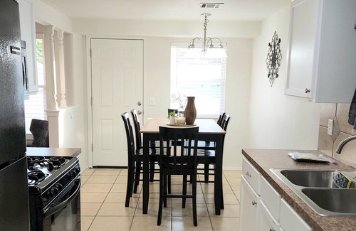 Moore House | La Casita in Moore