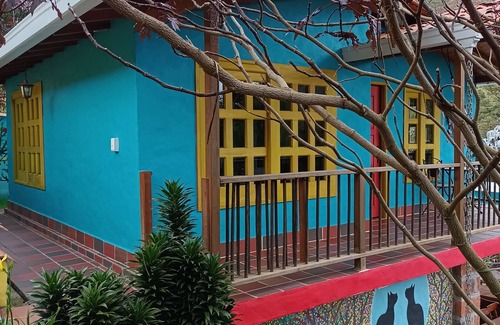 Guarne Villa | La Clara Campestre/Helenor/Rural Accommodation/Pets Accepted/Guarne