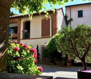 Olgiate Comasco Bed & Breakfast | La Corte e l'Uva