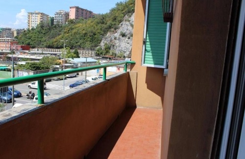 San Teodoro Apartment | La Dimora della Lanterna: 3 Bedroom Apartment with Balcony