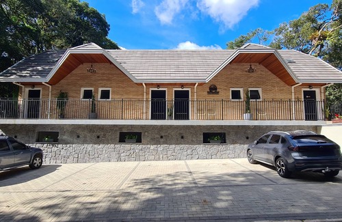Campos do Jordao Apartment | La Floresta Suit 2 km from the viewpoint and cable car