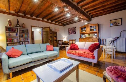 Val-d'Auzon House | La fontaine saint martin