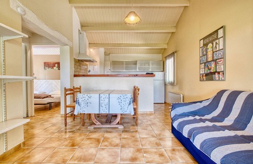 Salignac-Eyvignes House | La Gariotte – Friendly Holiday Home with Shared Heated Pool in the Heart of the Périgord Noir