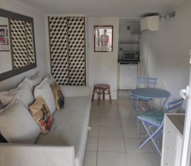 Cote d'Azur- French Riviera Apartment | La Glycine Tropézienne