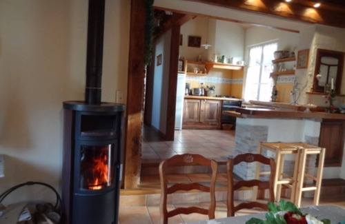 Montferrier Cottage | La grange neuve 3 étoiles, at the foot of Montségur castle, facing south