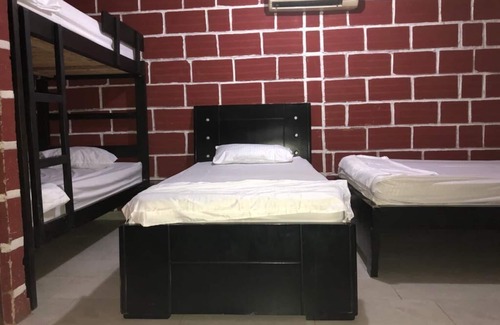 Santa Maria House | LA GUACA HABITACIONES ECONOMICAS