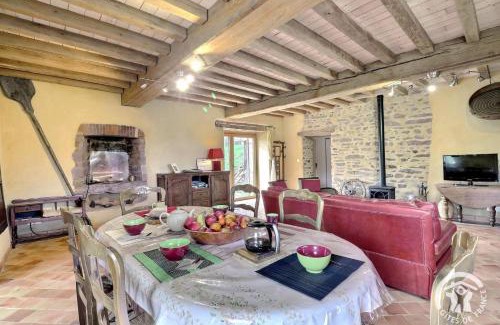 Saint-Thurial House | La haie chapeau