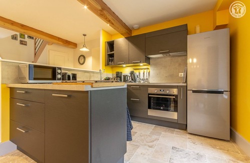 Chateau House | La Halte du Donjon - CHATEAU