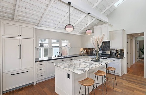 Village of La Jolla House | La Jolla Cove Modern Luxury in Exclusive Location