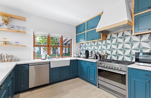 Beverly Grove Villa | LA LIVING WALKABLE STAYLISH STYLISH