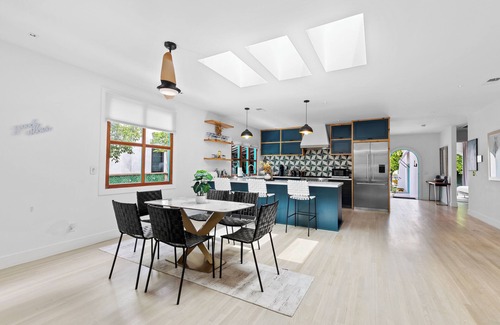 Beverly Grove Villa | LA LIVING WALKABLE STAYLISH STYLISH