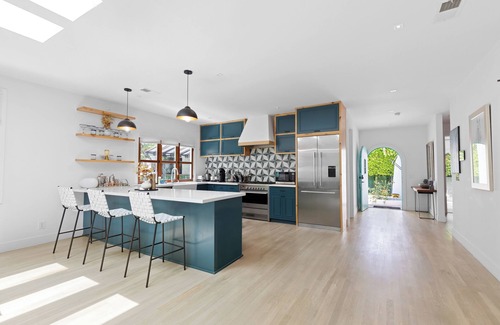 Beverly Grove Villa | LA LIVING WALKABLE STAYLISH STYLISH