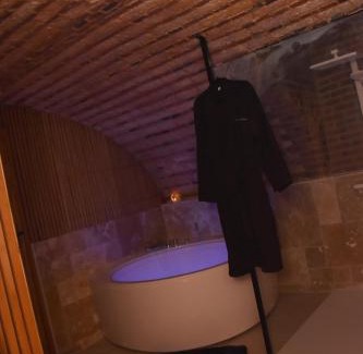 Maucomble House | La Luxure- Loveroom