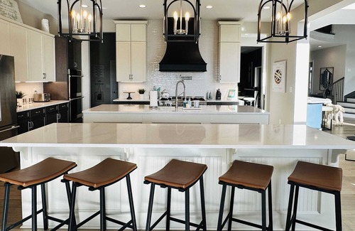 Black Mountain House | La Maison: Black Mt. Ultra Luxury 6 BR Ensuites in Catawba Falls Preserve