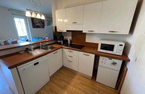 Guilhemery Apartment | La Maison des Fleurs