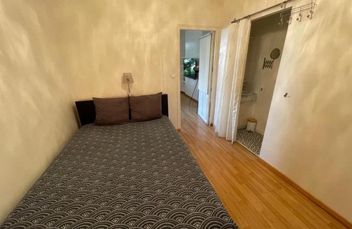 Guilhemery Apartment | La Maison des Fleurs