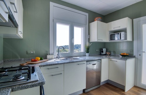 Pals Ski Chalet | LA MAISON DES VACANCES: Beautiful house with private pool and sea views in Pals
