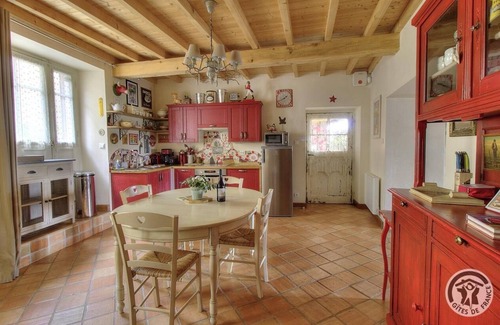 Ternand House | La Maison du Chat Perché