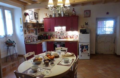 Ternand House | La Maison du Chat Perché