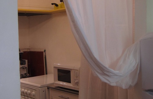Forcalquier House | La Maison Jaune, a small Provencal house in the city