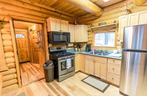Island Park Cabin | La Maison Rustique at Buffalo River- CLOSE TO YELLOWSTONE 里黄石公园很近- 我说中文