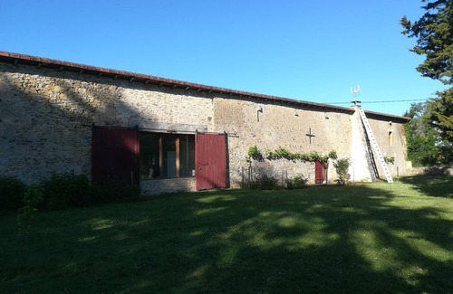 Pleuville House | La Motte, pretty cottage in the countryside and swimming pool for 6 people