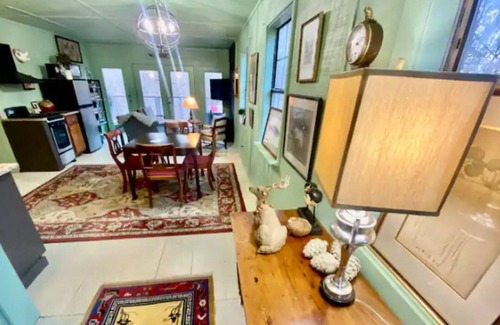 Ellijay Cottage | La Petite Maison - cottage #5 at Blue Cactus Cottages close to wineries