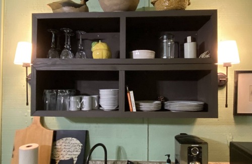 Ellijay Cottage | La Petite Maison - cottage #5 at Blue Cactus Cottages close to wineries