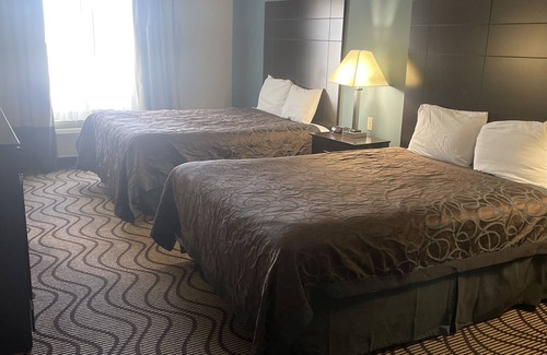 Freer Hotel | La Plaza Inn & Suites